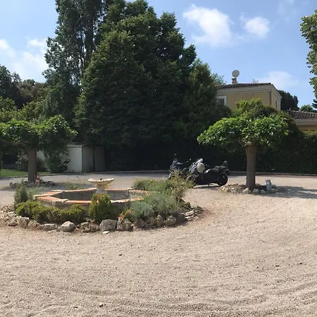 Villa 27 Avenue De La Salis