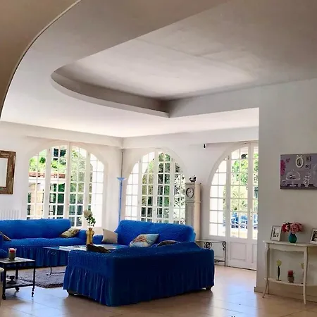 Villa 27 Avenue De La Salis